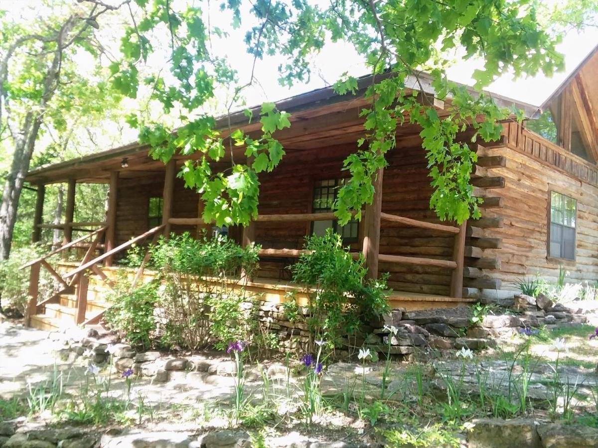 Cherokee Mountain Log Cabins Юрека Спрингс Екстериор снимка