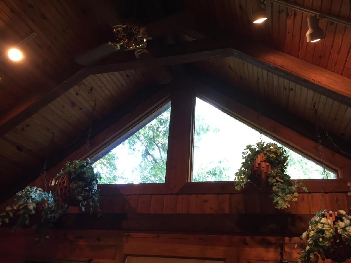 Cherokee Mountain Log Cabins Юрека Спрингс Екстериор снимка