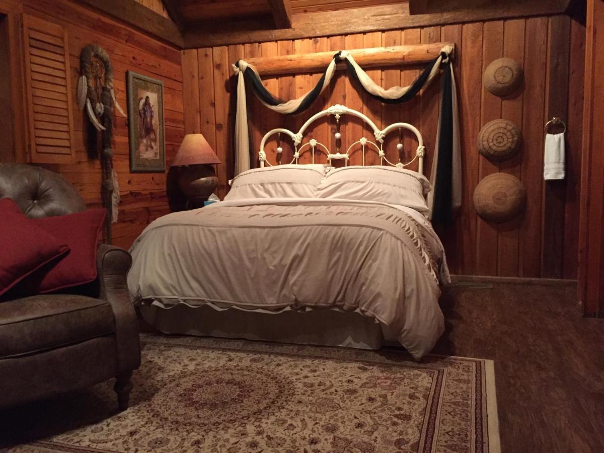 Cherokee Mountain Log Cabins Юрека Спрингс Екстериор снимка