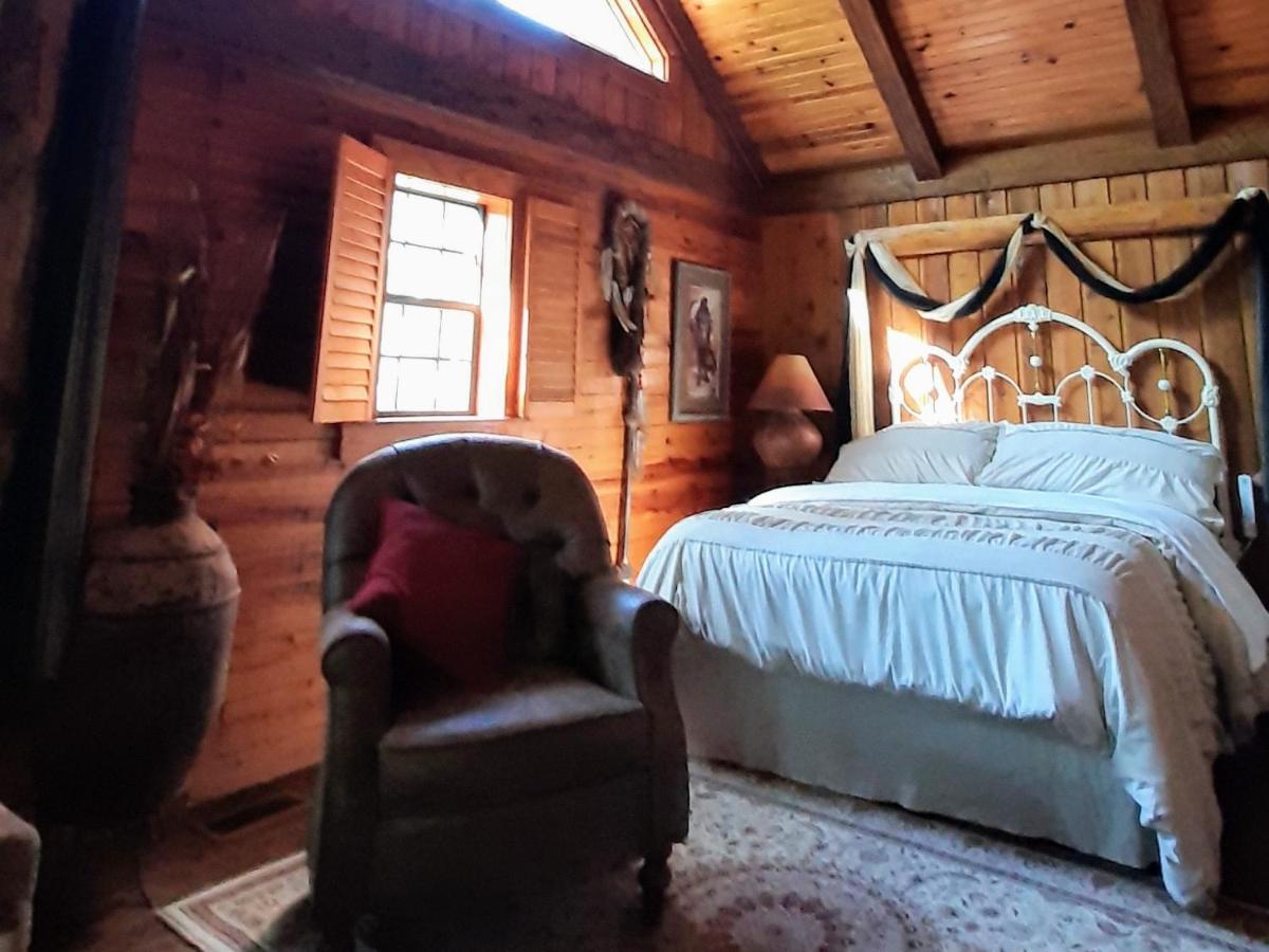Cherokee Mountain Log Cabins Юрека Спрингс Екстериор снимка