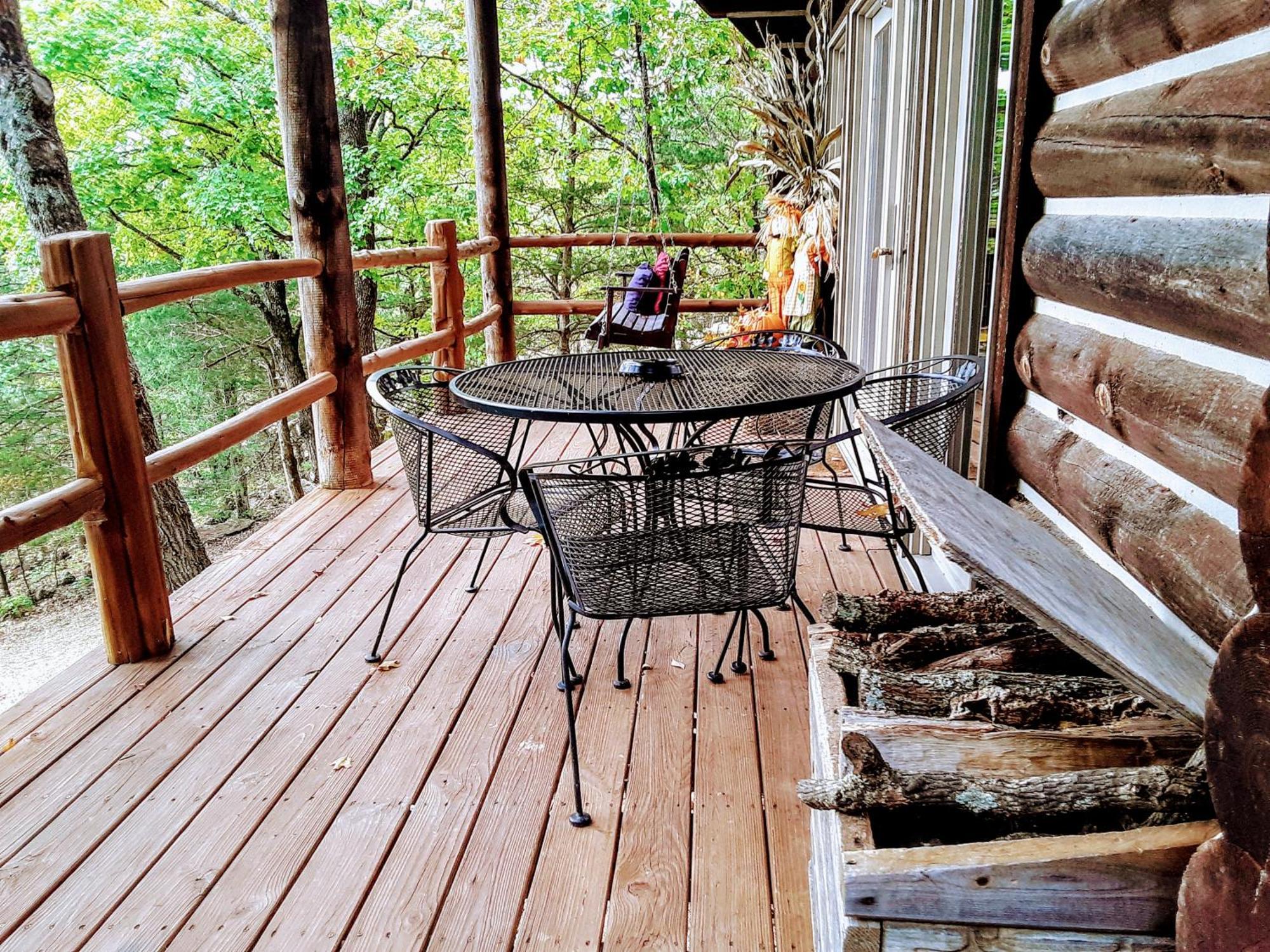 Cherokee Mountain Log Cabins Юрека Спрингс Стая снимка
